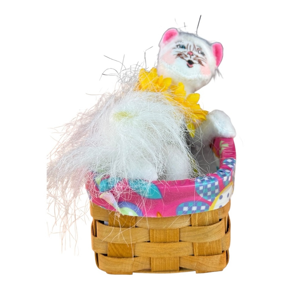 Annalee Mobilitee Easter Bunny Cat in Basket Figurine Kitty in Basket
